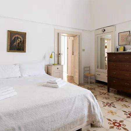 Apartment La Casa Del Sarto By Typney Cisternino
